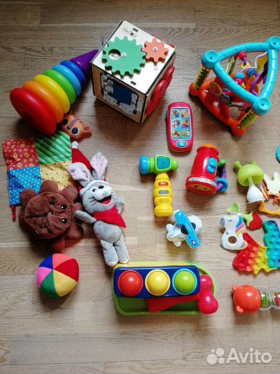 Игрушки для малыша пакетом