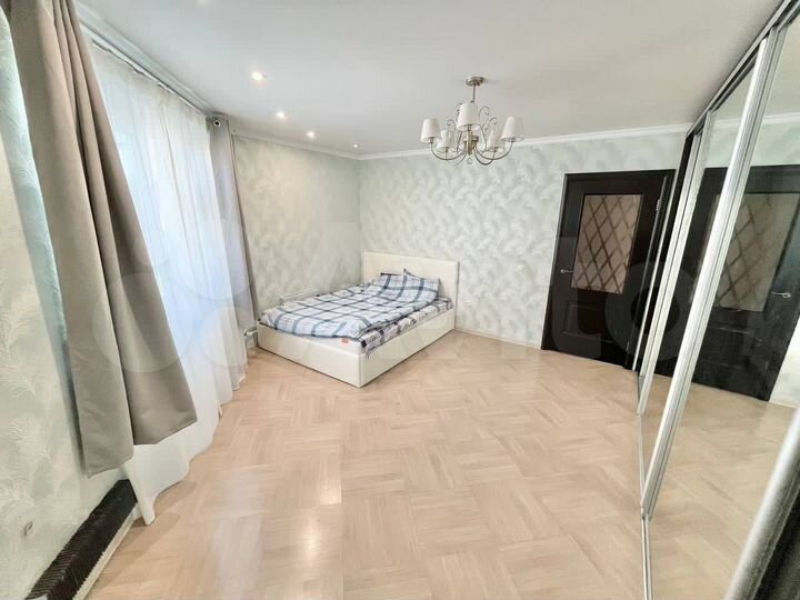 2-к. квартира, 64 м², 13/16 эт.