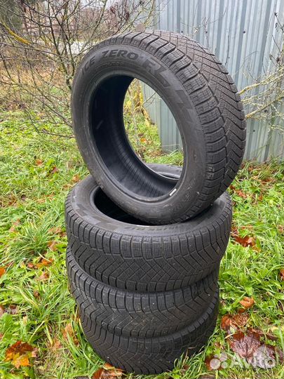 Pirelli Ice Zero 215/55 R17