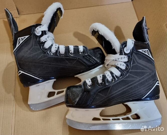 Хоккейные коньки детчкие bauer