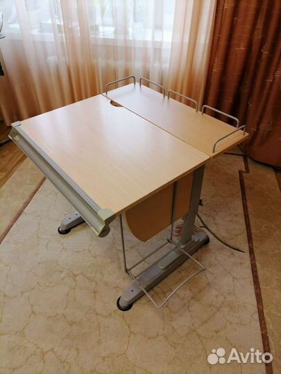Детский стол парта
