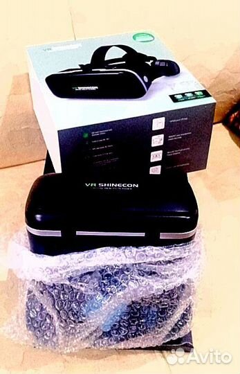 Очки виртуальной реальности с пультом