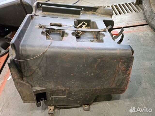 Ящик инструментальный правый Man Tga