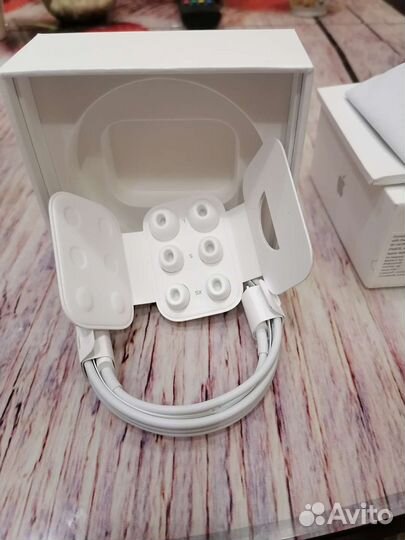 Шнур и коробка