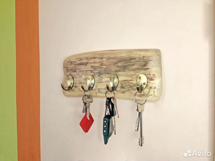 Ключница настенная из дерева 30 х 14 см