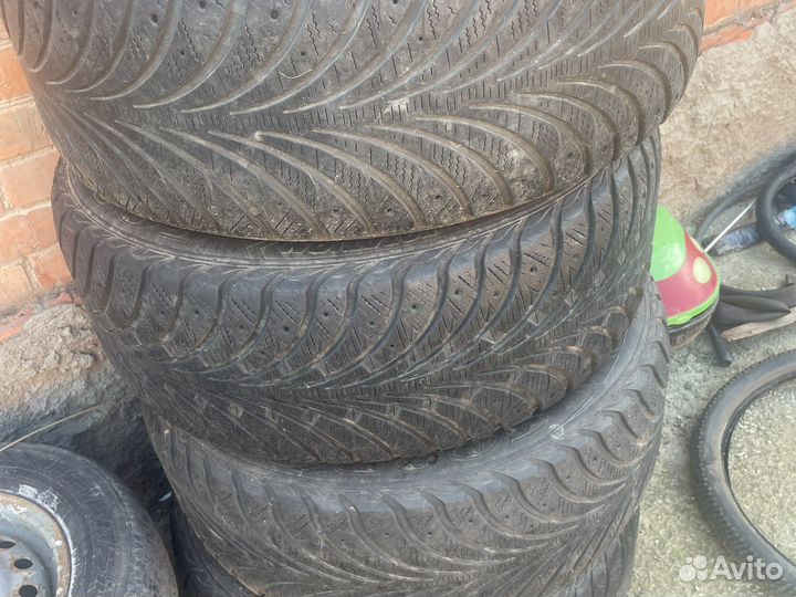 Goodyear UltraGrip Extreme 245/50 R18