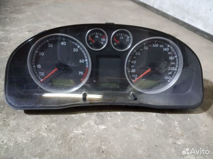 Комбинация приборов 3B0 920 805 E Бензин 2001