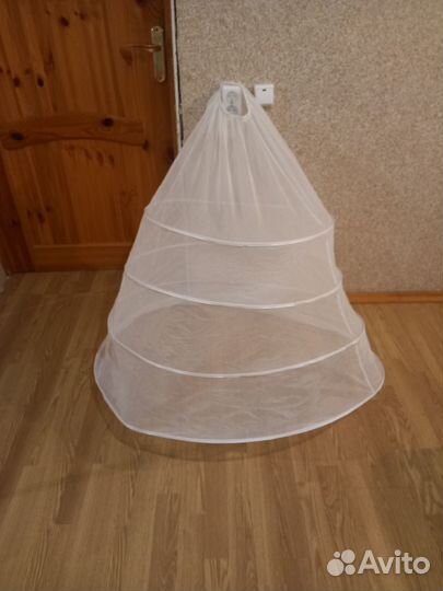 Свадебное платье со шлейфом 46-48