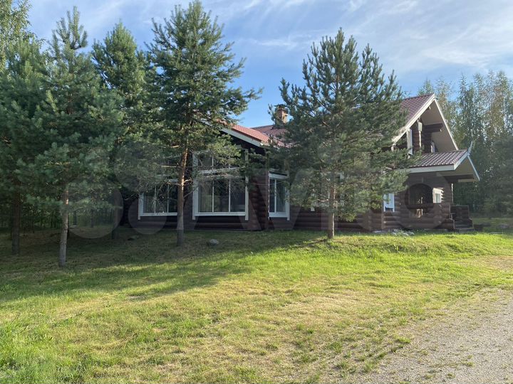 Дом 450 м² на участке 45 сот.