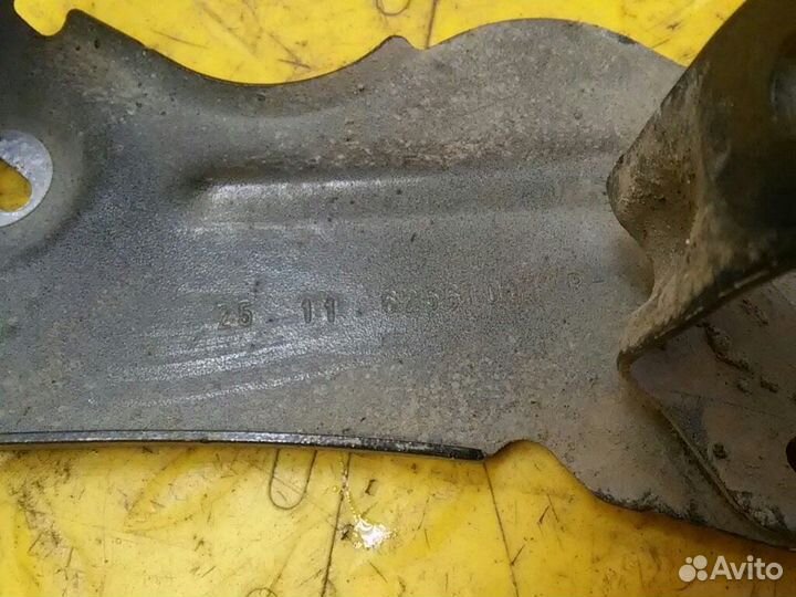 Кронштейн фары Fluence