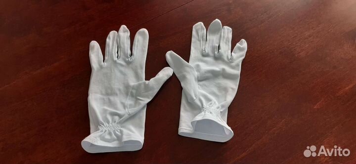 Перчатки парадные белые