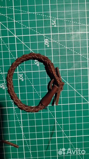 Кожаный браслет