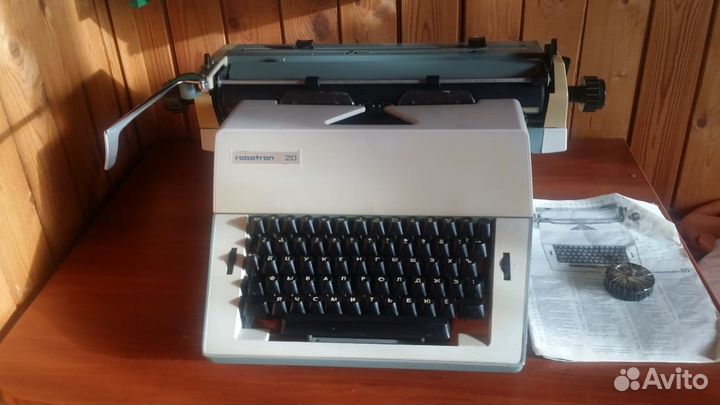 Раритетная печатная машинка Robotron 20