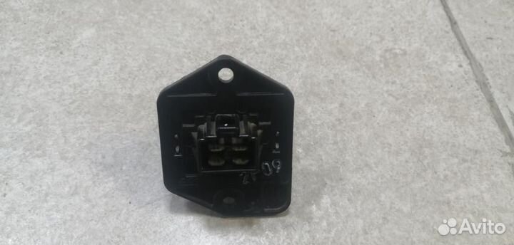 Резистор отопителя Kia Rio 3 UB 2011-2017