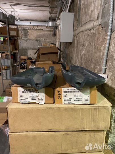 Крышка зеркала Freightliner левая 18-31637-000