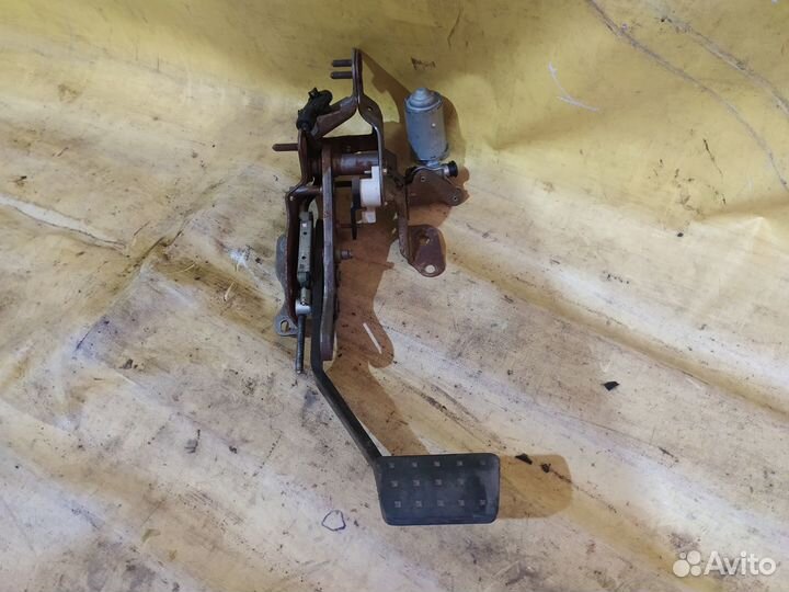 Педаль тормоза Cadillac SRX 2003-2009 Кадилак ср-и