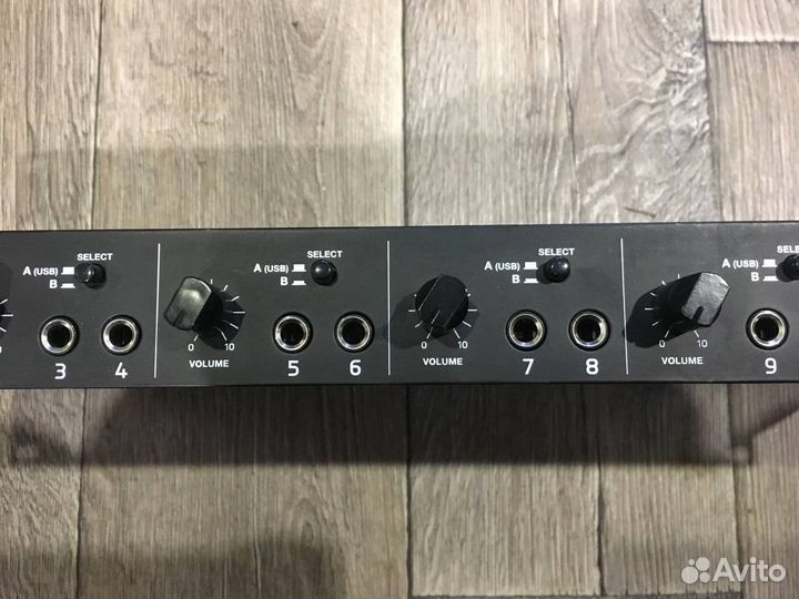 Усилитель для наушников AKG Acoustics HP12U