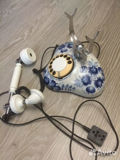 Телефон в стиле Гжель