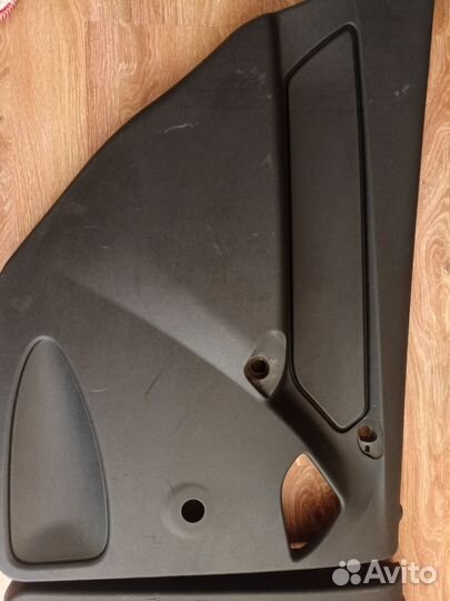 Обшивка задних дверей