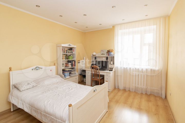 3-к. квартира, 110 м², 3/9 эт.