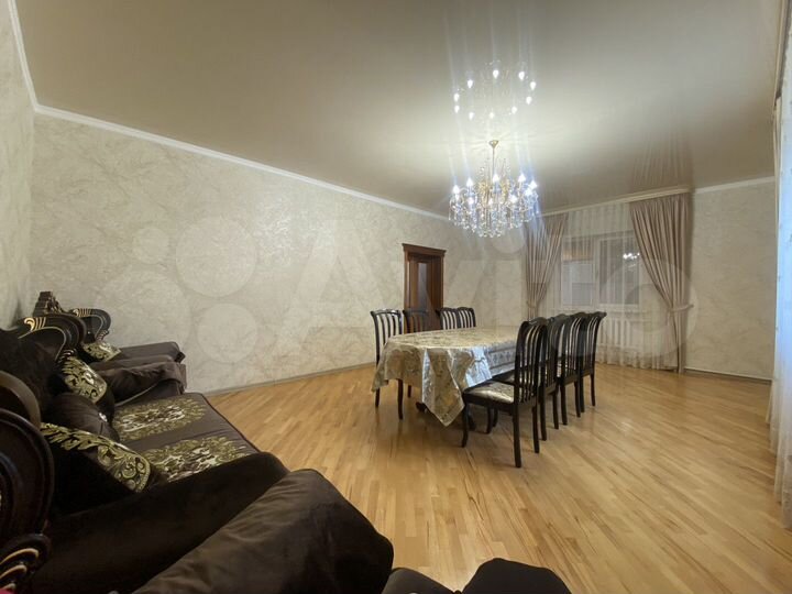 Дом 230 м² на участке 3,8 сот.