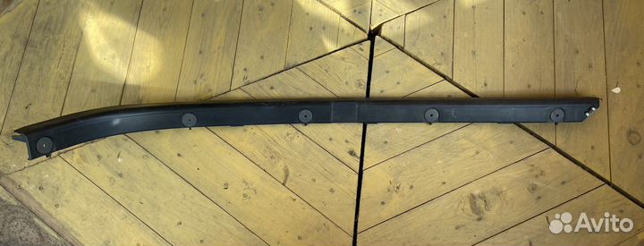 Направляющая заднего бампера левая Opel Omega B