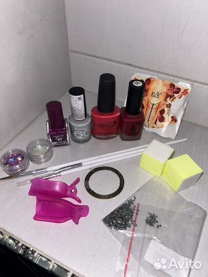 Лаки для ногтей блестки кисти пуфы