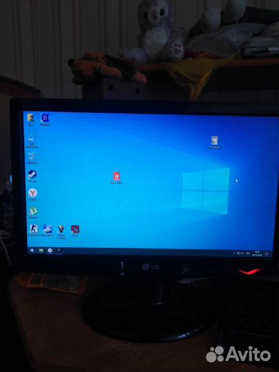 Монитор LG 19 широкоформатный