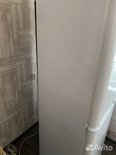 Холодильник indesit