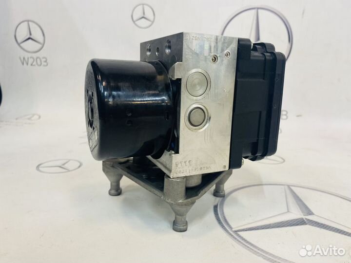 Блок ABS (насос) Mercedes W204 M271.8 2011
