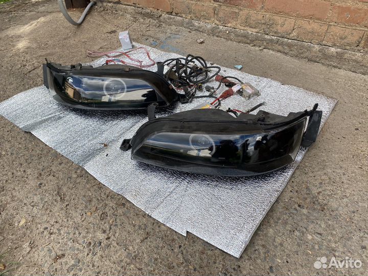 Фары на toyota mark 2 90