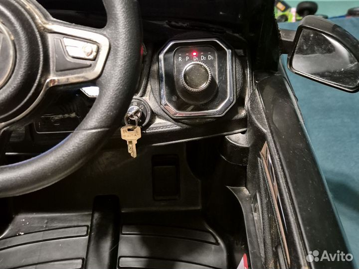 Машинка на пульте управления