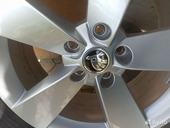 Yokohama BluEarth-A 215/65 R17