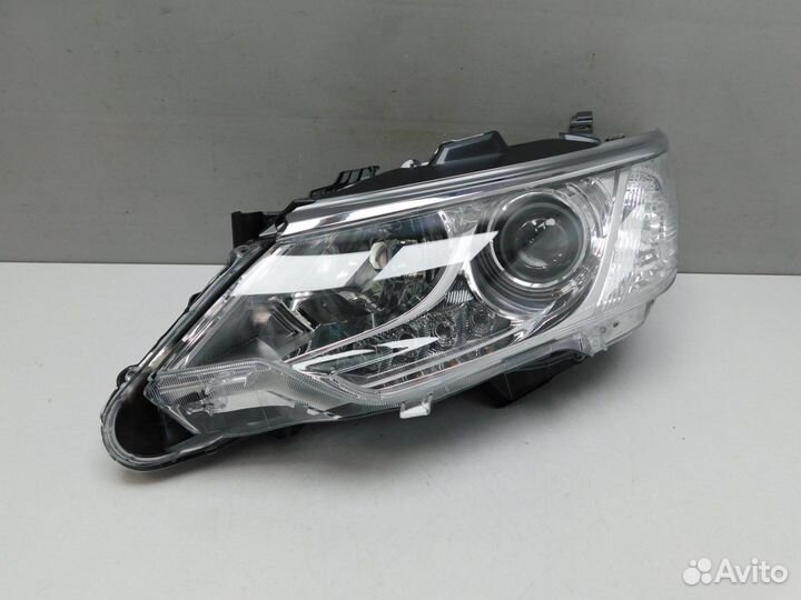 Фара левая Toyota Camry