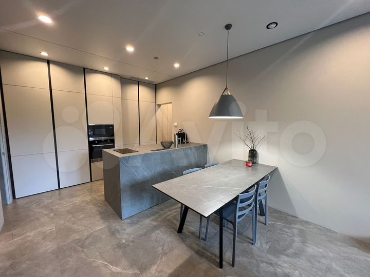 3-к. апартаменты, 90 м², 1/26 эт.