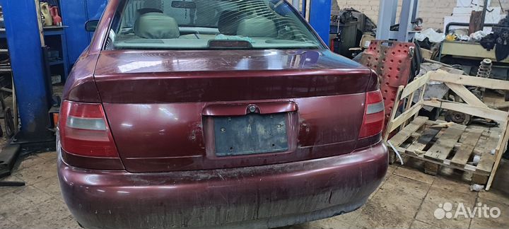 Крышка багажника Ауди А4 Б5 Америка