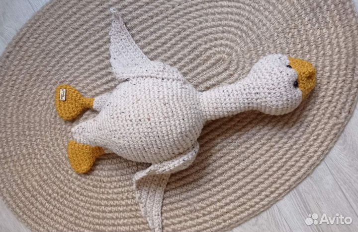 Вязаная игрушка гусь