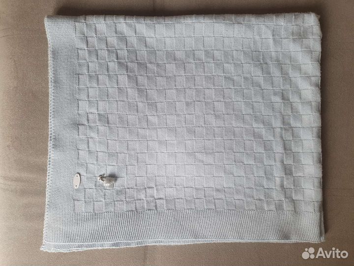 Вязаный плед для новорожденного