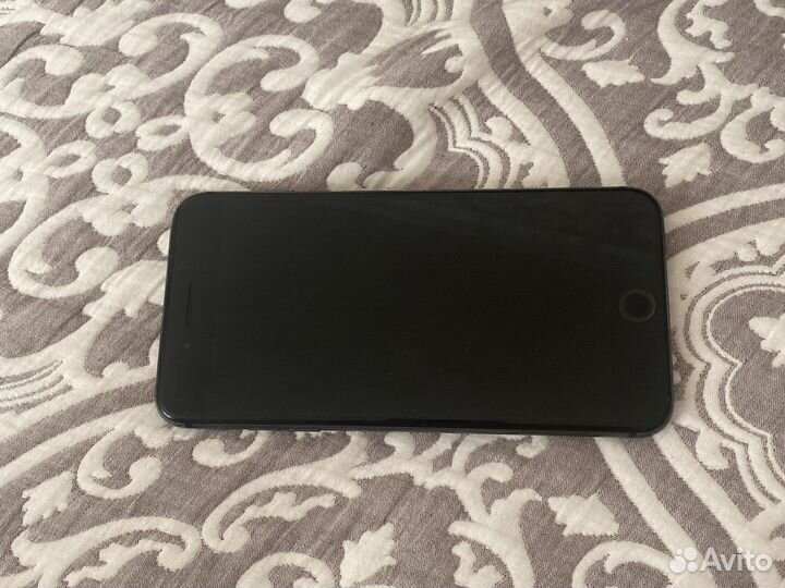 Телефон iPhone 8 plus