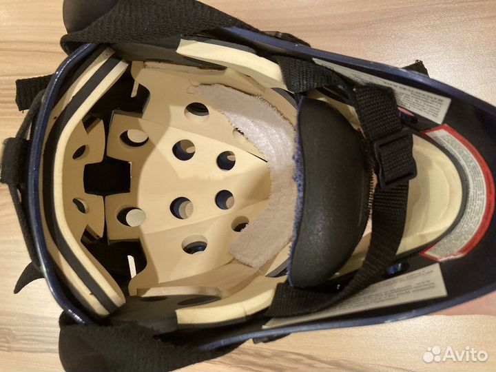 Вратарский хоккейный шлем Vaughn