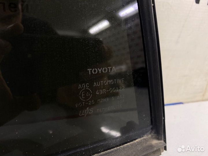 Форточка двери задняя левая Toyota Rav4 XA40