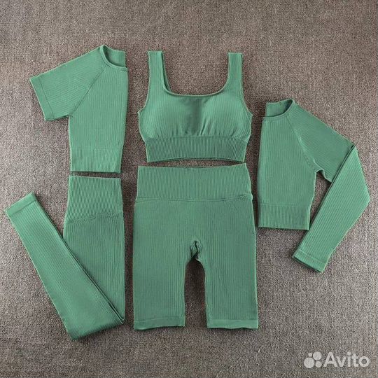 Спортивный костюм