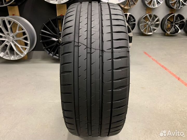 Michelin Pilot Sport 4 S 285/35 R19 103Y