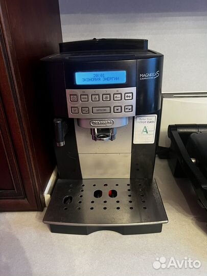 Кофемашина delonghi magnifica s