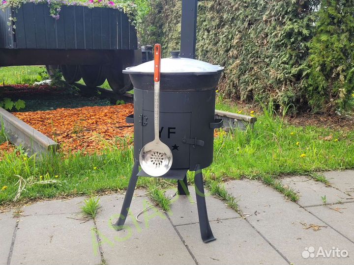 Казан-Чугунный 10л с печью с трубой и дверцей 2мм