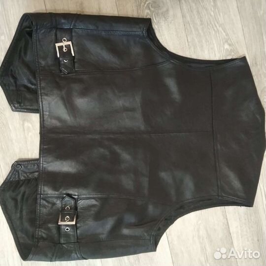 Жилетка кожаная мужская 50-52 р