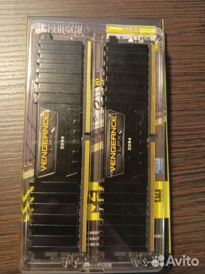 Оперативная память Corsair Vengeance LPX 16гб DDR4