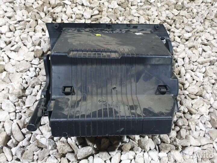 Бардачок Opel Astra H