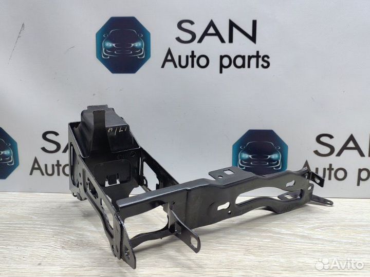 Кронштейн фары левый Bmw 3 F30 N47D20 2013