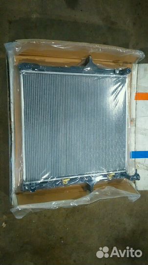 Радиатор охлаждения Kia Sorento
